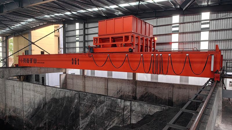 “矿源”智造，超级引擎｜自动布料起重机